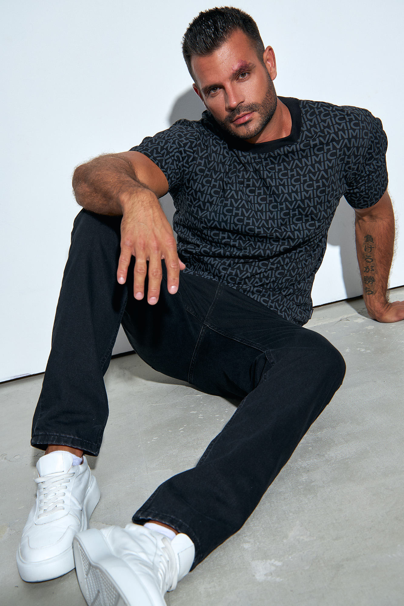 Джинсы Regular Taper Van Mich